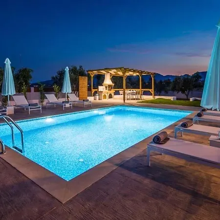 Sleeps 9 Pool Air Con Wifi Kalpaki (Zakynthos)