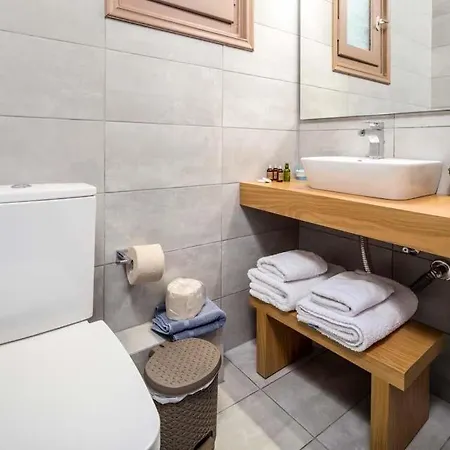 Sleeps 9 Pool Air Con Wifi *