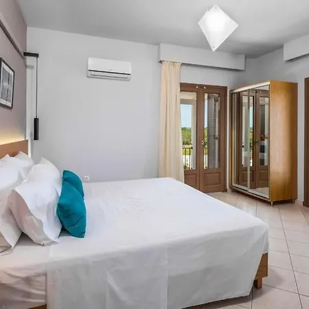 Вилла Sleeps 9 Pool Air Con Wifi *