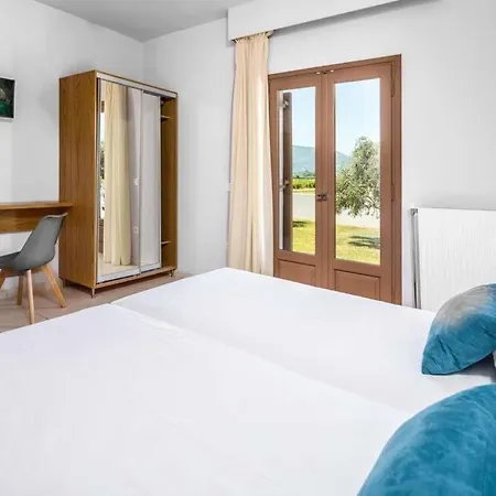 Sleeps 9 Pool Air Con Wifi * Kalpaki (Zakynthos)