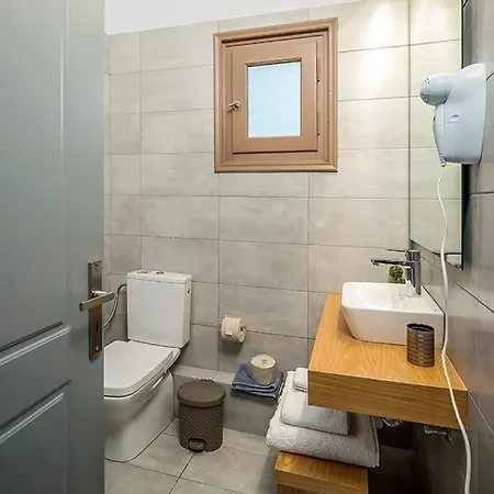 Вилла Sleeps 9 Pool Air Con Wifi Kalpaki (Zakynthos)